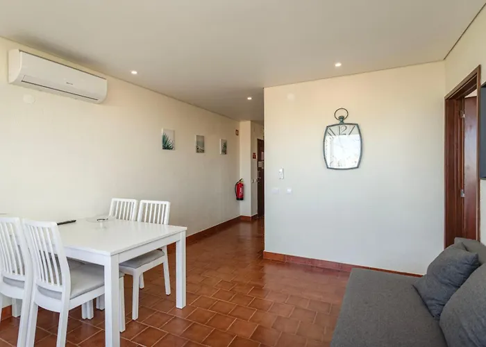 Tac - Oasis 7 - Seaviews *